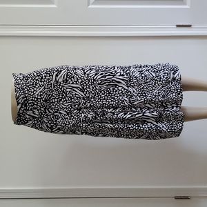 H&m graphic black and white lightweight skirt with slit